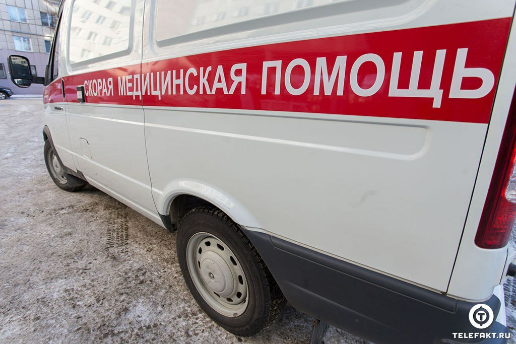 Пьяный водитель протаранил электроопору под Челябинском. Двое малышей госпитализированы