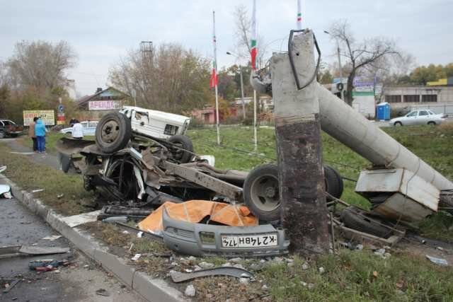 Опубликовано видео ДТП, в котором погибли сотрудники скорой помощи и ребенок