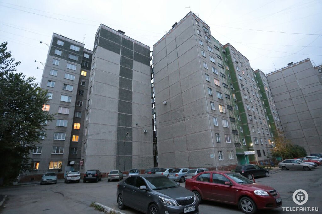 В Челябинске неизвестный в подъезде надругался над восьмилетней девочкой